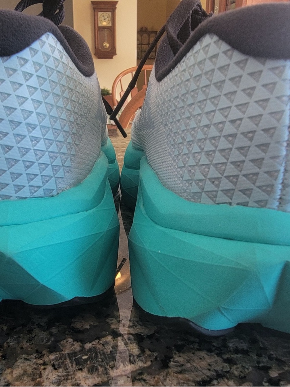 New Balance Women's SuperComp Trainer size 9 EUC - Picture 4 of 9